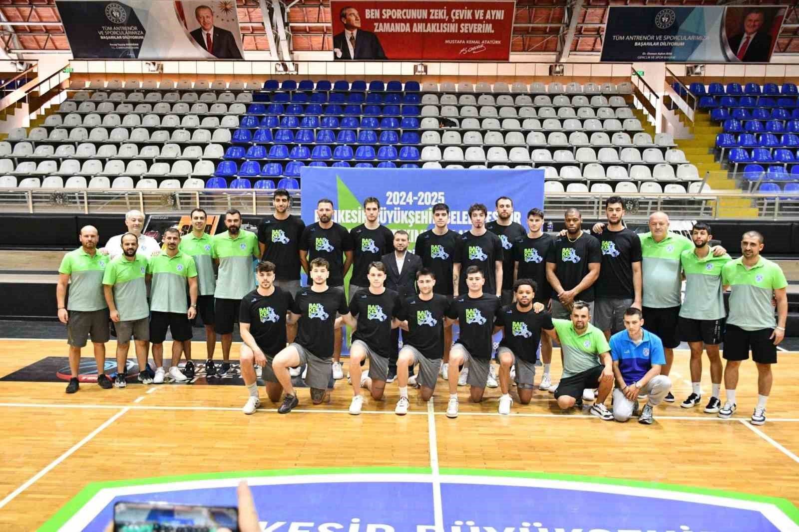 Balıkesirli sporseverlere hafta sonu basketbol ve voleybol ziyafeti