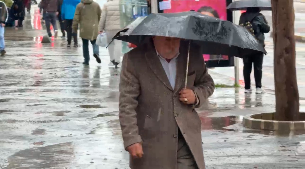 İstanbul Anadolu yakasında kar yağışı başladı