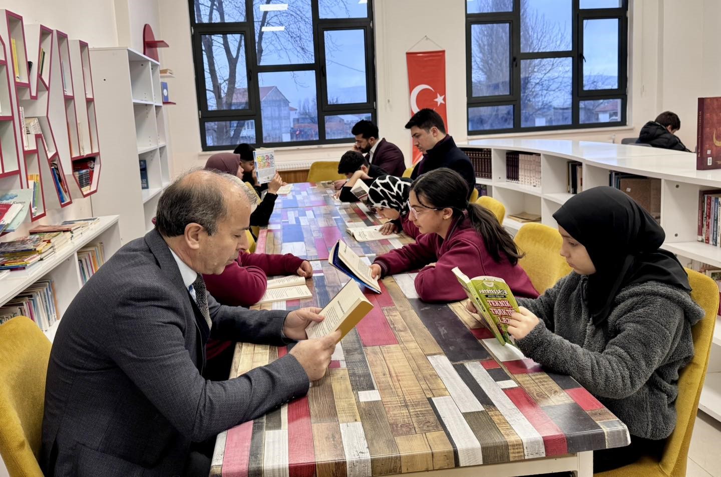 Bilecik’te ‘İkram Bizden Sohbet Sizden’ etkinliği öğrencilerden büyük ilgi gördü