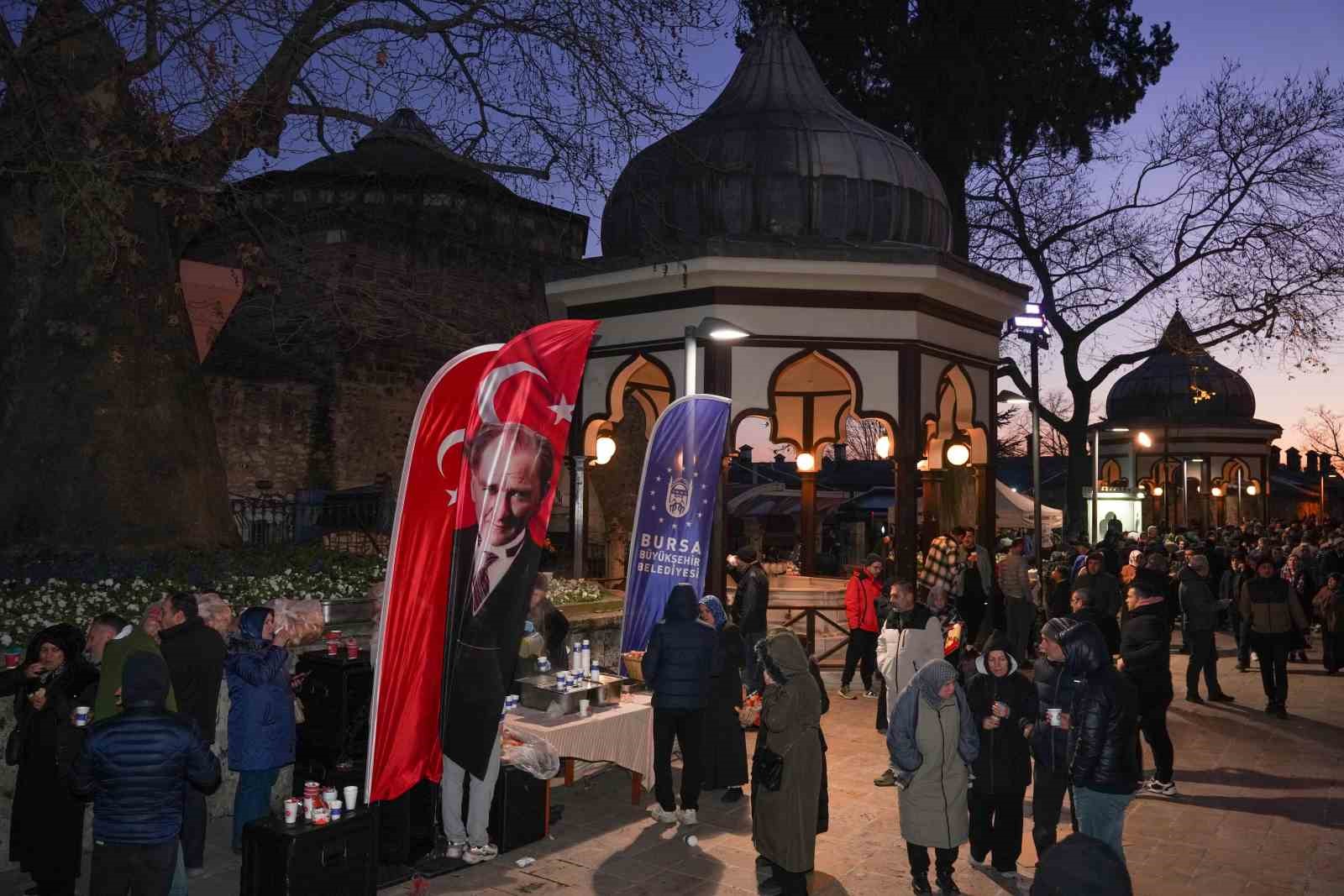 Büyükşehir’den yeni yılın ilk sabahında camilerde çorba ikramı