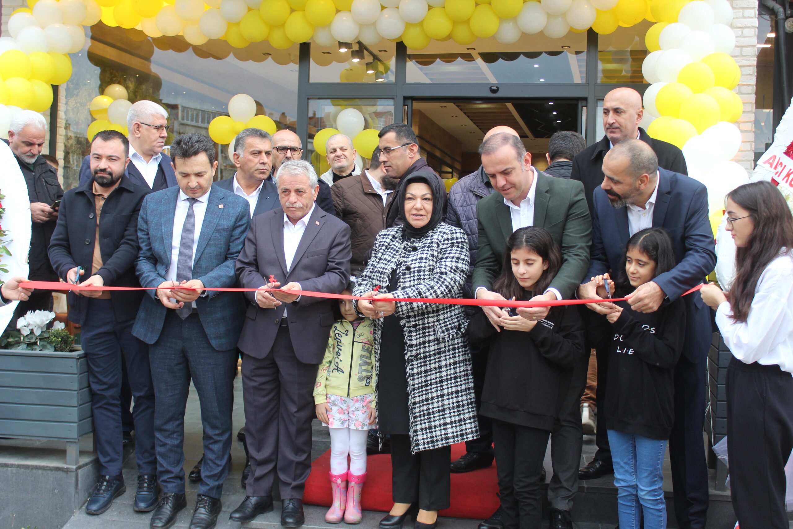 MANŞET GAZİANTEP BAKLAVA; SEBAHATTİN USTA 3. ŞUBESİNİ SANCAKTEPE SARIGAZİ’DE AÇTI