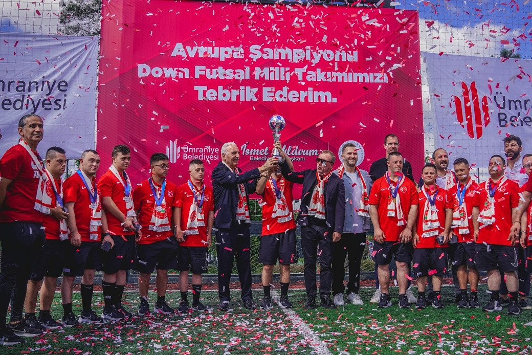 63366_baskan-yildirim-avrupa-sampiyonu-futsal-milli_20230913-092344_800x600