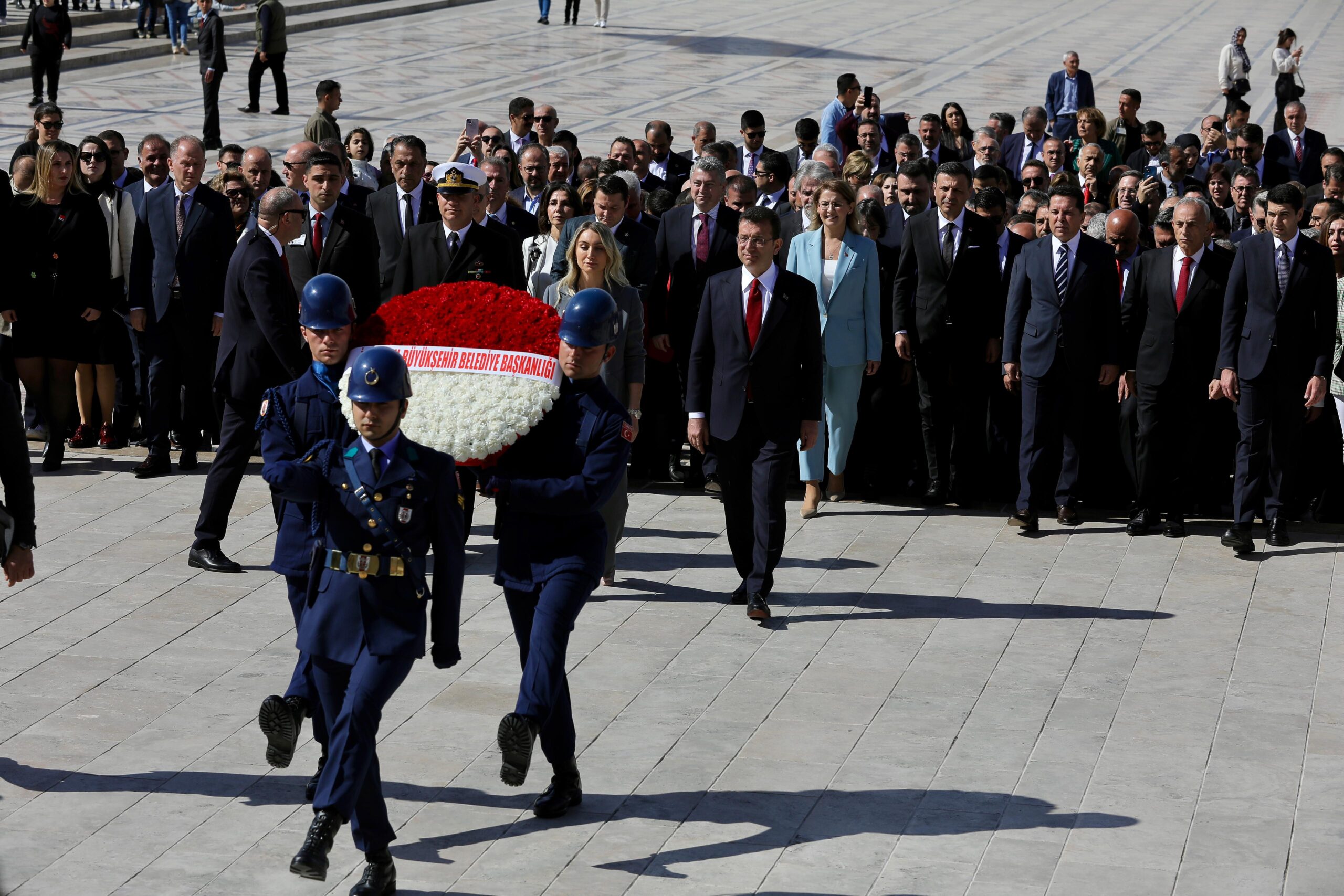 IMAMOGLU_VE_CHP_LI_26_ILCE_BELEDIYE_BASKANI_ATA_NIN_HUZURUNA_CIKTI_5_23b393c670