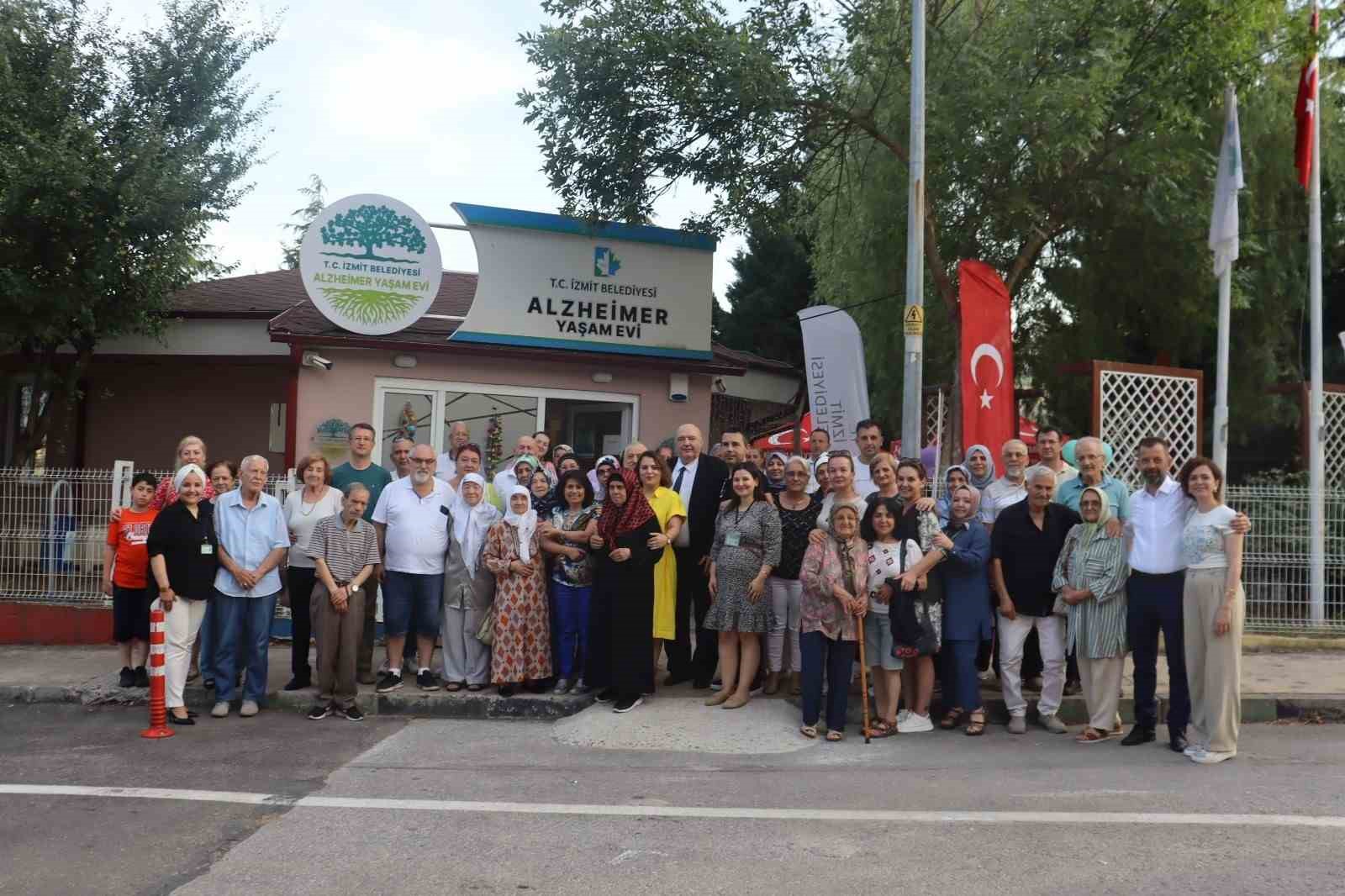 Alzheimer Yaşam Evi 3 yaşında