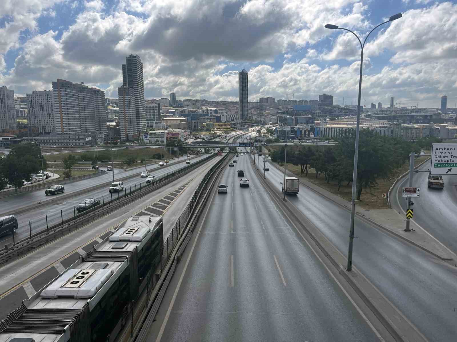 Bayram tatilinin ilk günü İstanbul’da trafik boş kaldı