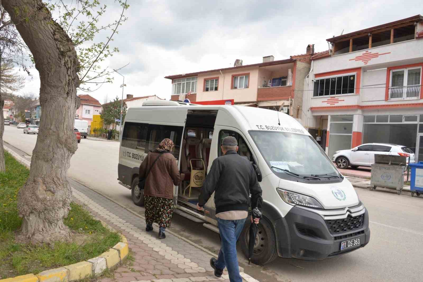 Bozüyük’te arefe günü ilçe mezarlığına belediyeden ücretsiz ulaşım