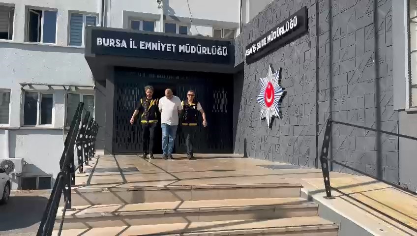 Bursa’da para için husumetlisini başından vuran şüpheli adliyeye sevk edildi