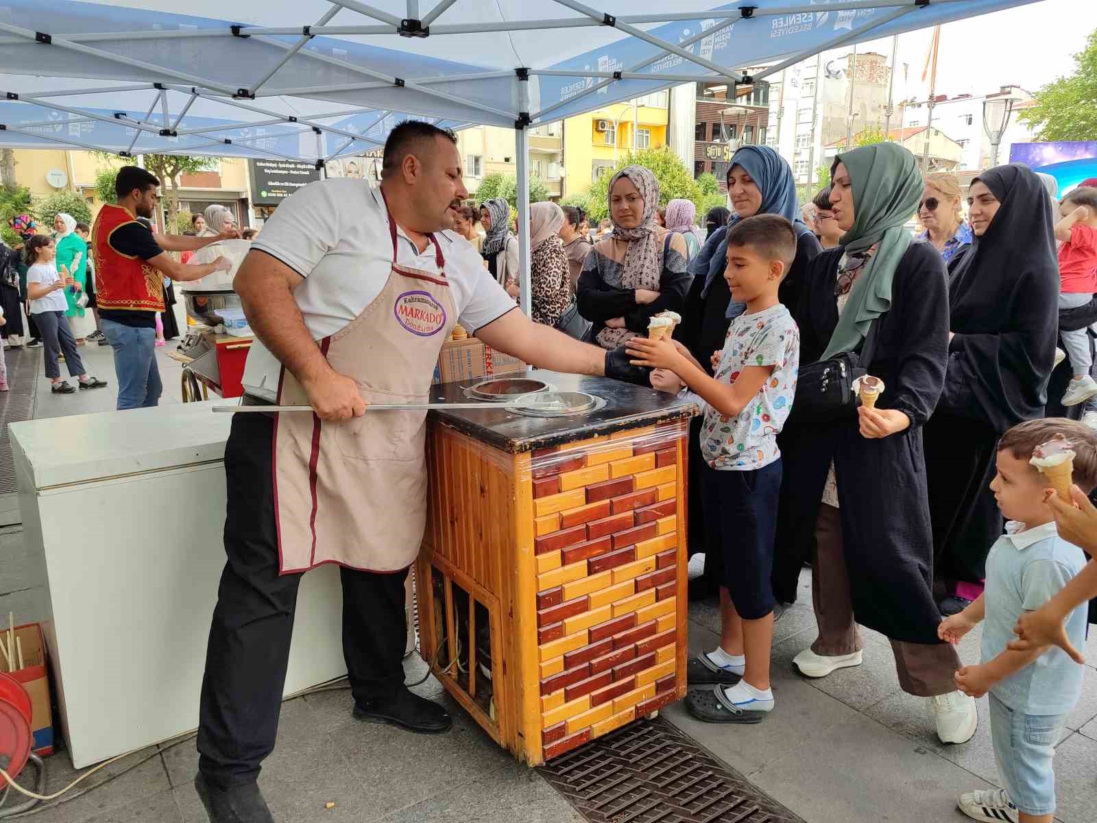 Esenler Belediyesi’nden miniklere karne şenliği