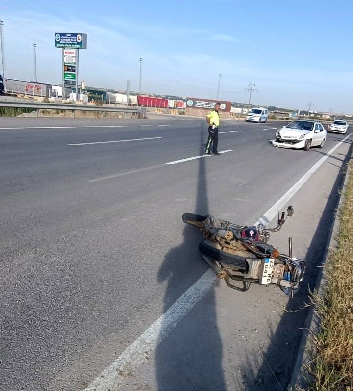 İpsala’da otomobilin çarptığı motosiklet sürücüsü hayatını kaybetti