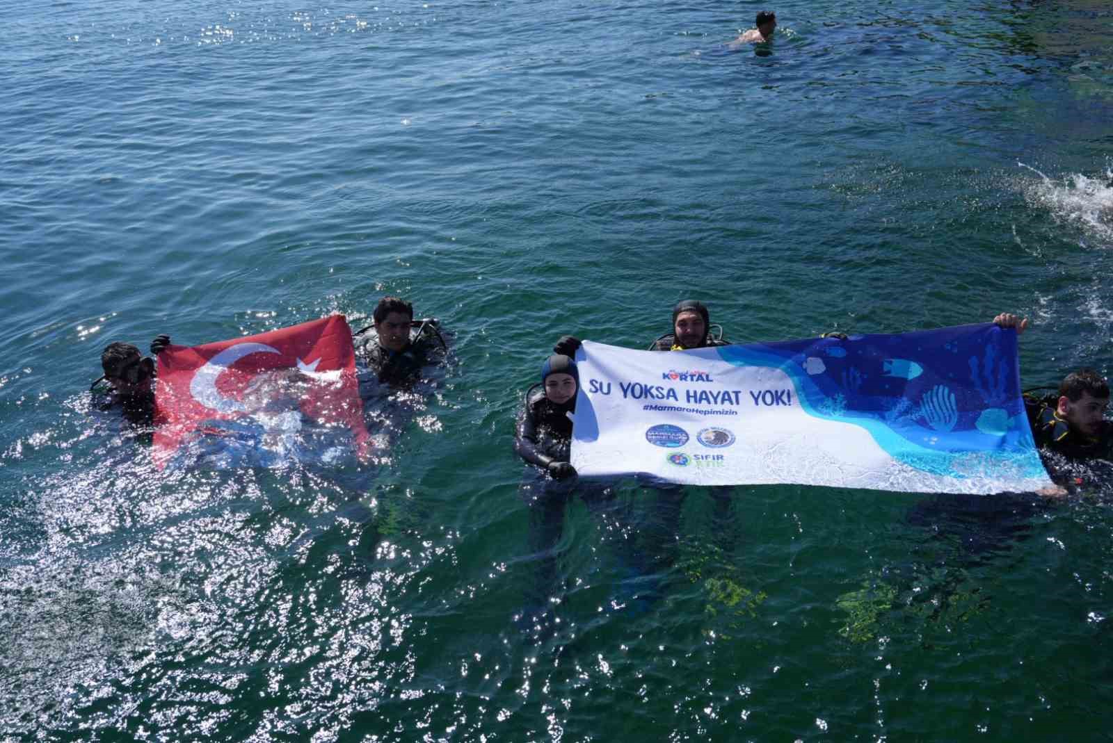 Kartal’da ‘Marmara Denizi Günü’ dolayısıyla sahil temizliği yapıldı