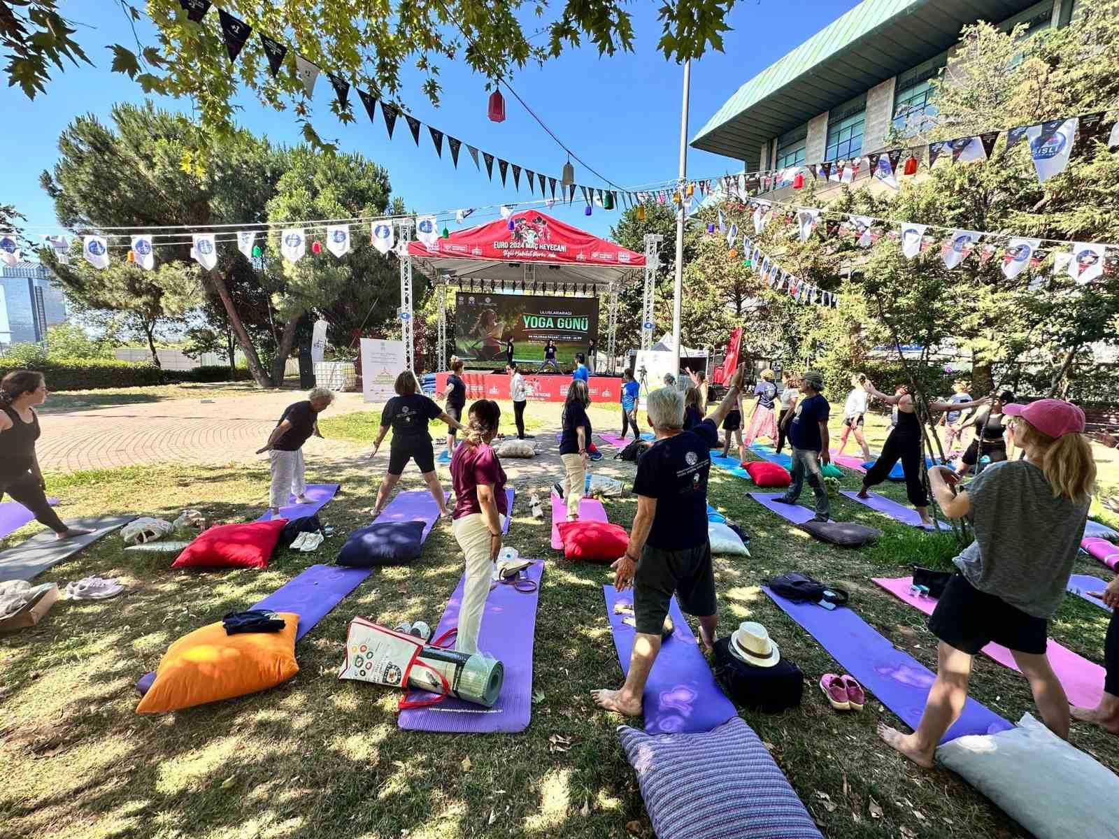 Şişli’de Uluslararası Yoga Günü düzenlenen etkinlikle kutlandı