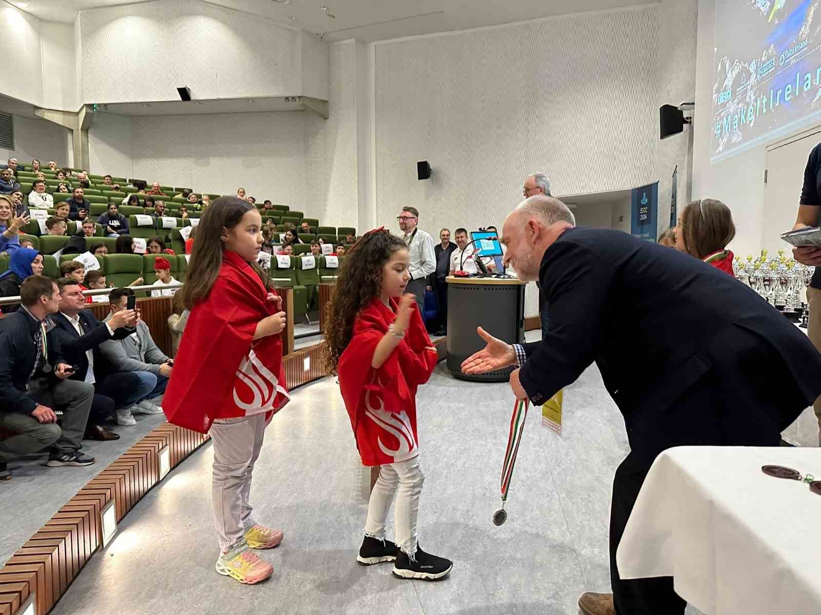 Tekirdağlı öğrenci, İrlanda’da Türkiye’nin gururu oldu