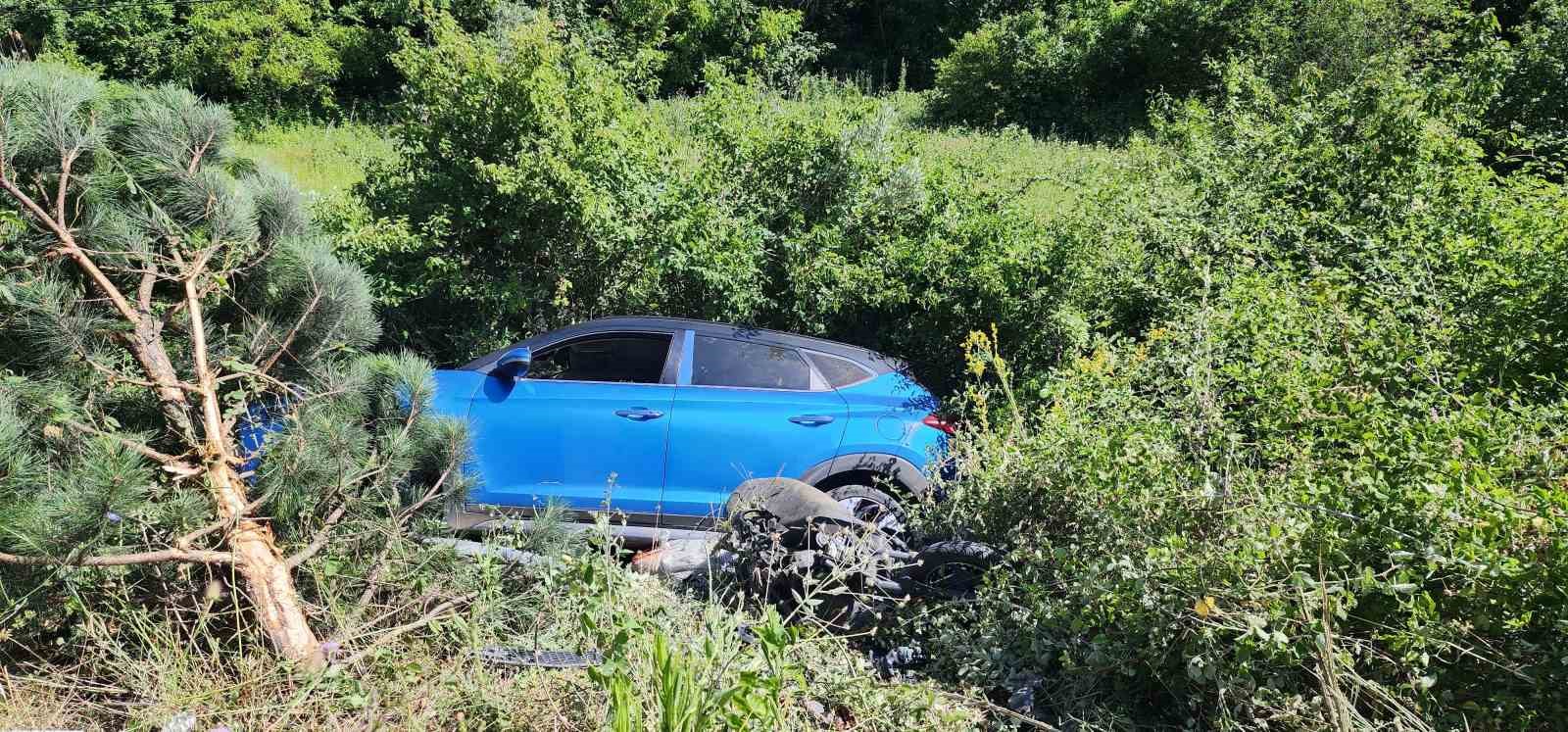 Yalova’da karşı şeritten gelen 2 araca çarpan motosiklet sürücüsü yaralandı