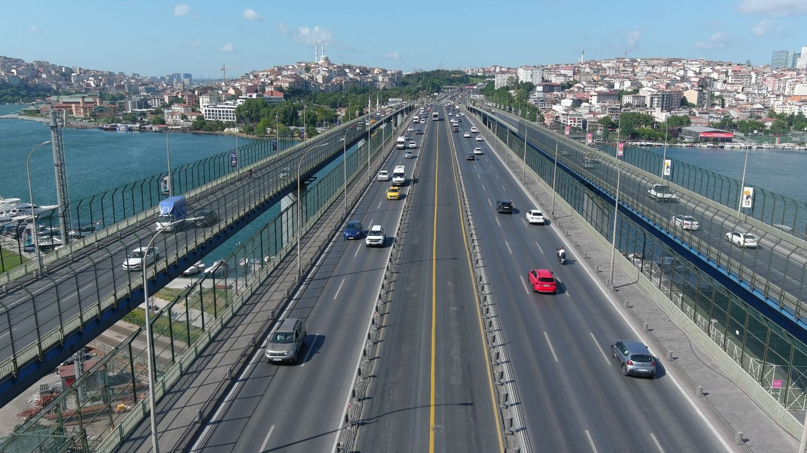 Halic_Metrobues_Yolu_10_7da0152827