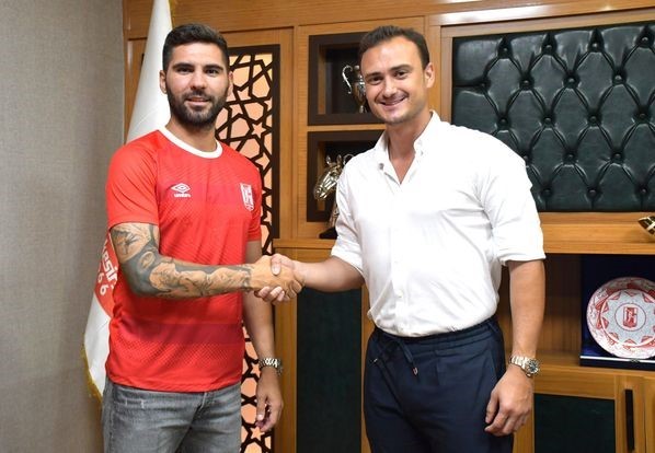 Balıkesirspor, Cenk Özbey’i kadrosuna kattı