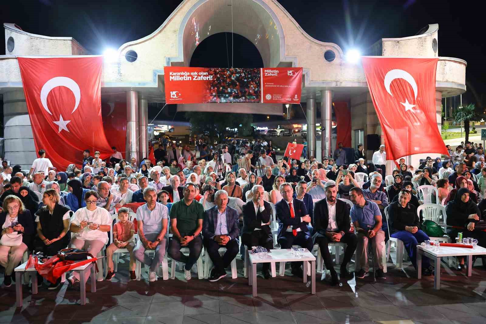 Başakşehirliler 15 Temmuz’da direnişin kahramanlarını andı