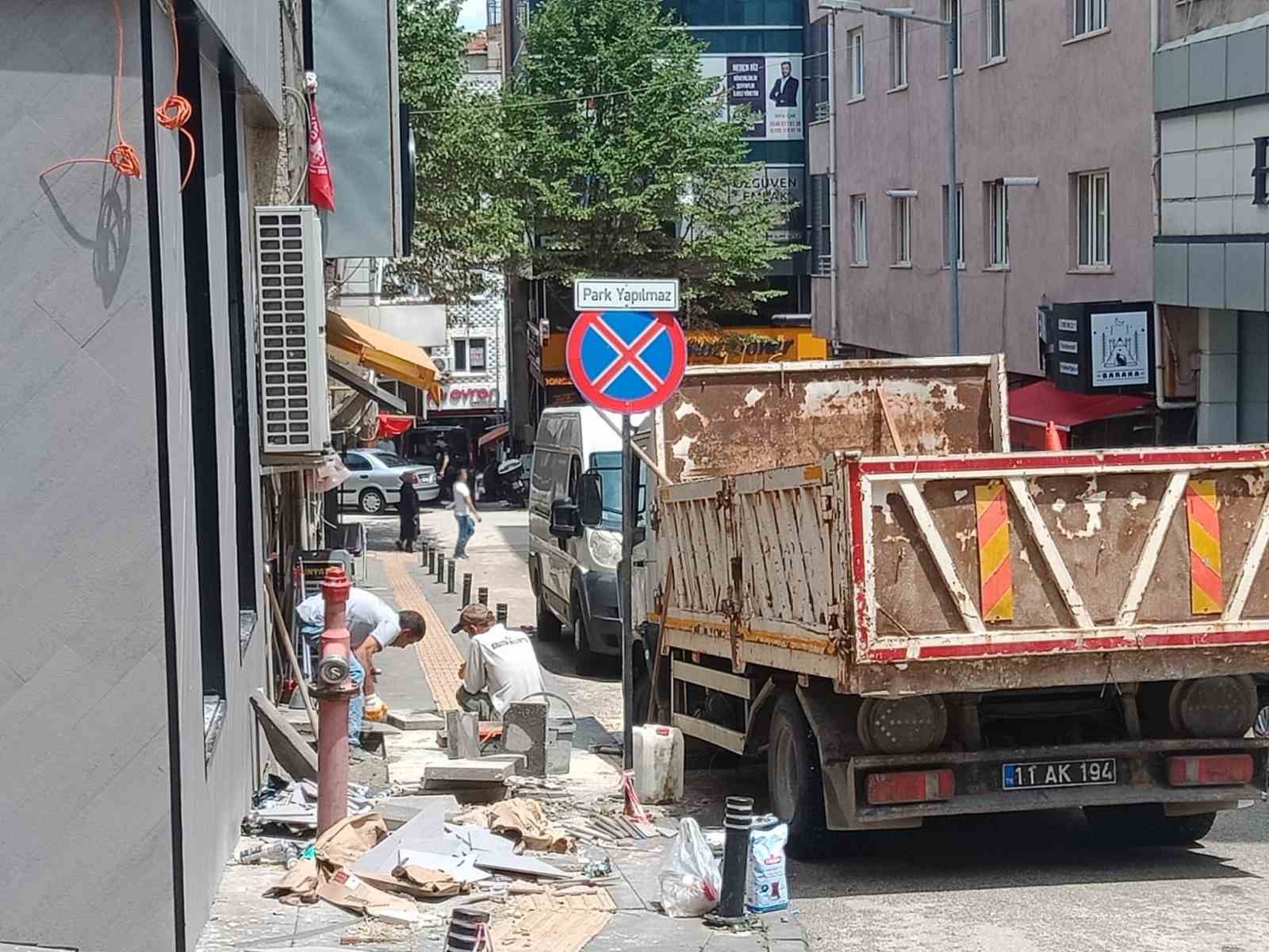 Bilecik’te kaldırımlar tamir ediliyor