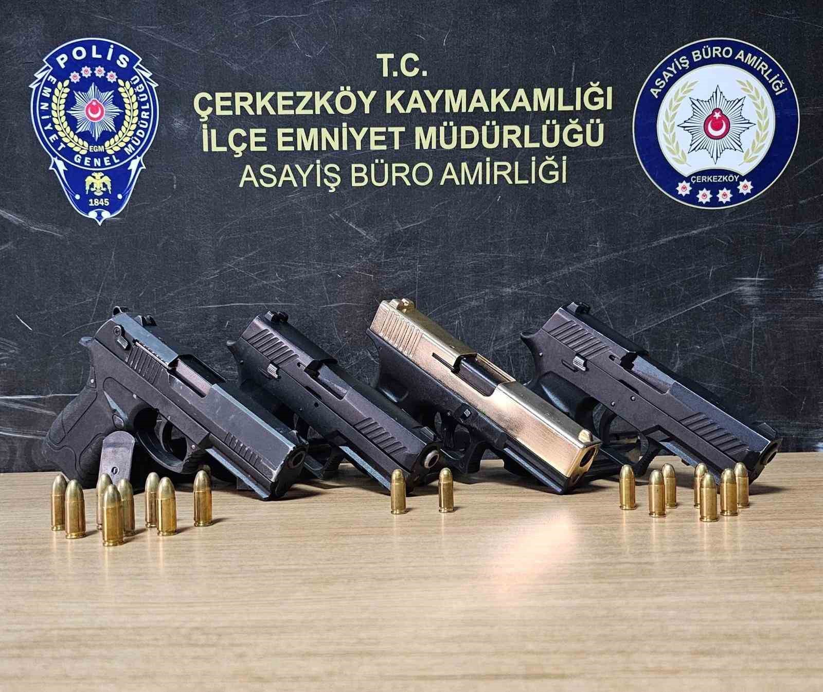 İş yeri ve araç kurşunlayan suç örgütüne operasyonda 8 kişi yakalandı