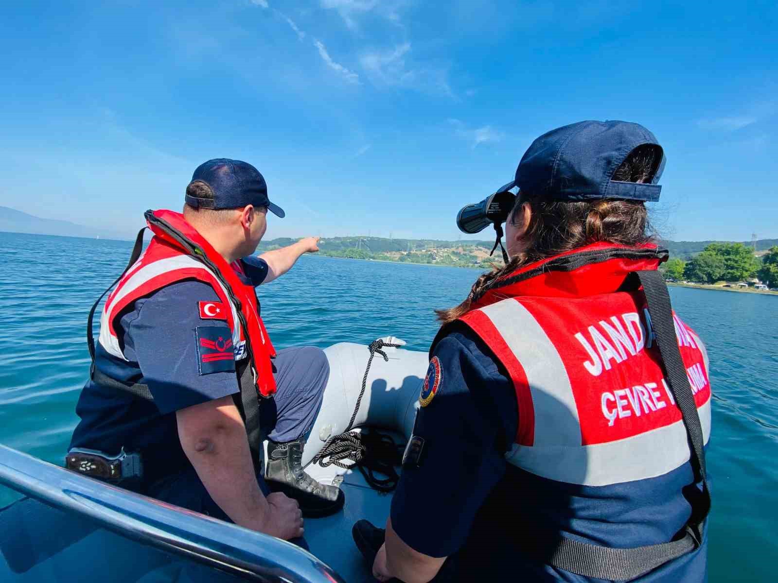 Jandarma Sapanca Gölü’ndeki kontrol ve denetimlerini artırdı