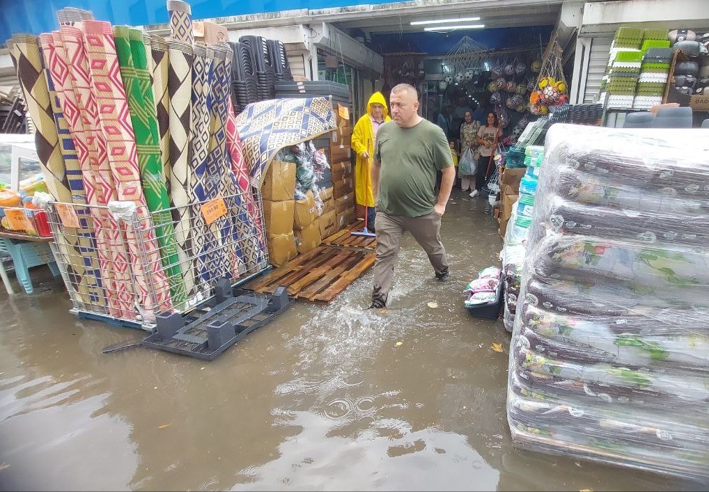 Kocaeli’de yollar nehre döndü