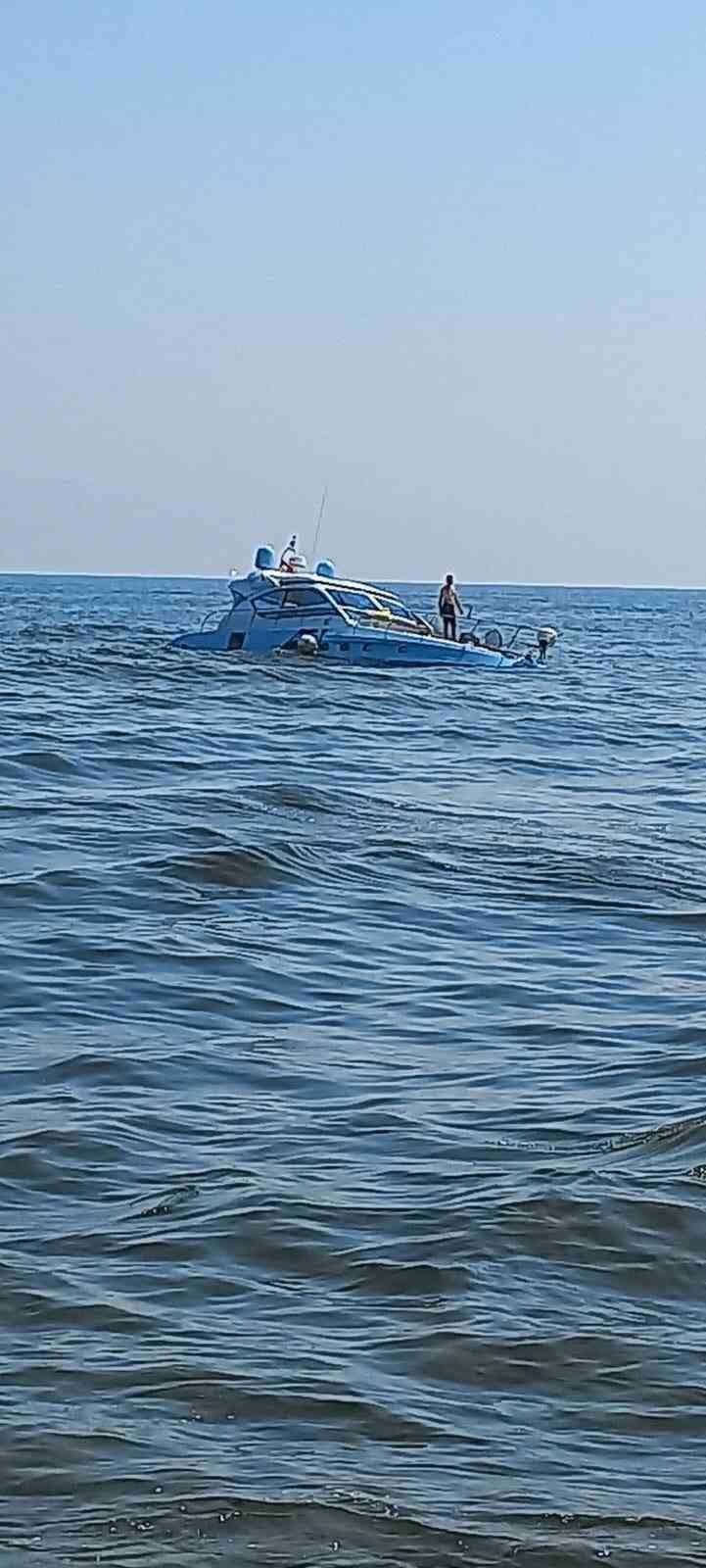 Mudanya’da arızalanan yat karaya oturdu