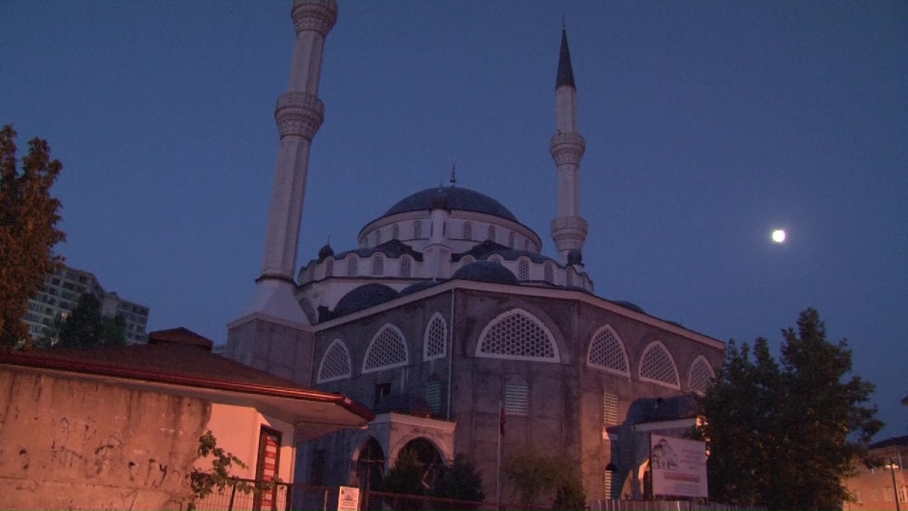 Pendik’te otluk alandaki yangın korkuttu