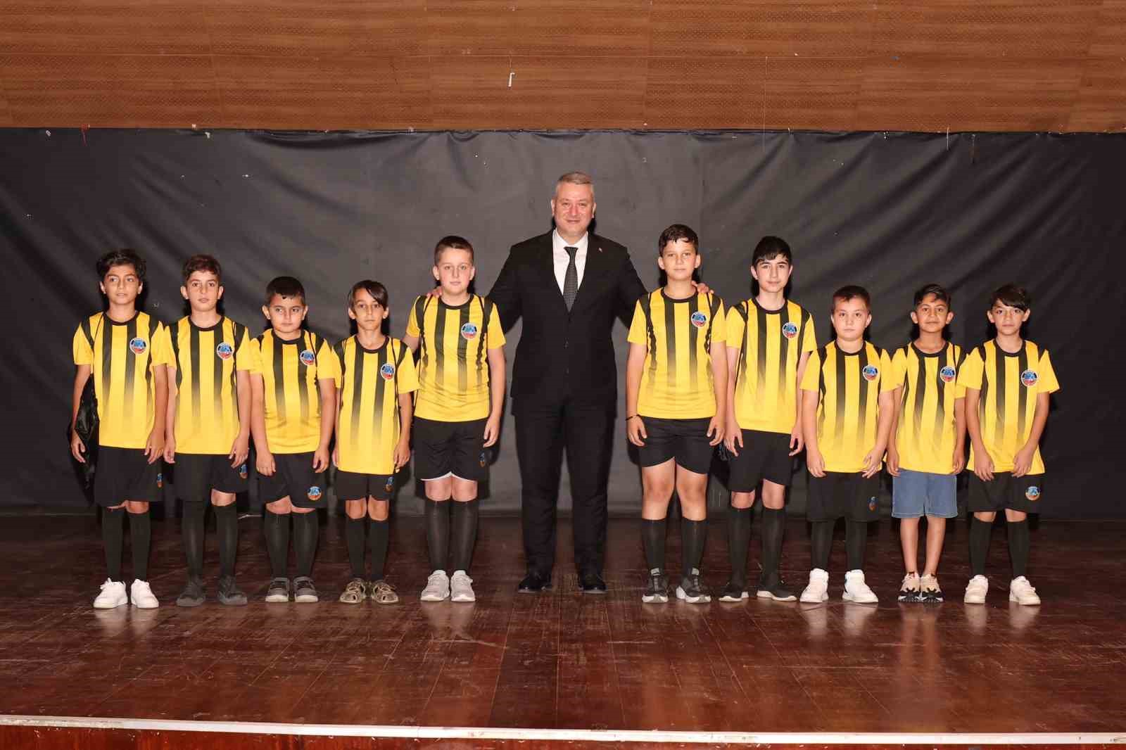 Serdivan Belediyesi Yaz Spor Okulları açıldı