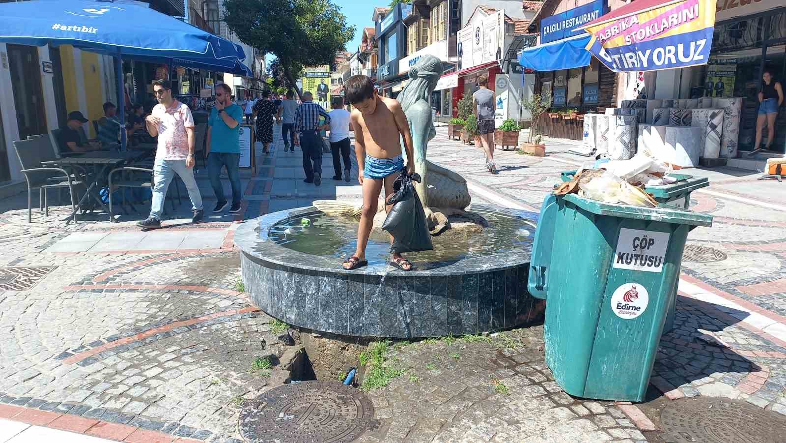 Süs havuzunda tehlikeli serinleme