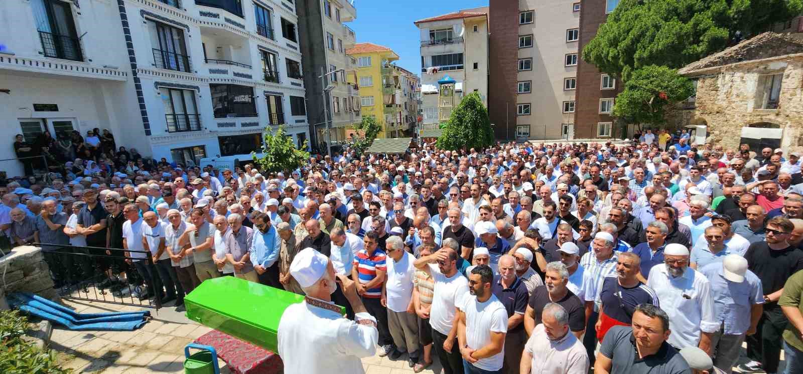 Yalova’da trafik kazasında ölen Osman Akın son yolculuğuna uğurlandı