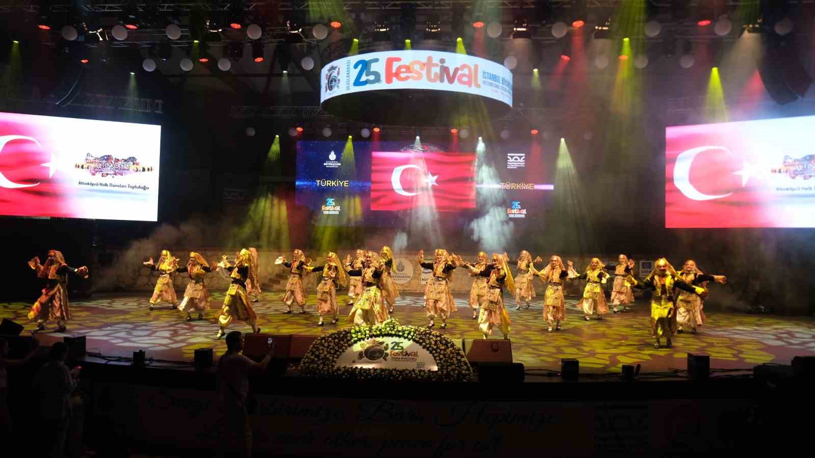 Büyükçekmece Kültür ve Sanat Festivali, görkemli sahne şovlarıyla son buldu