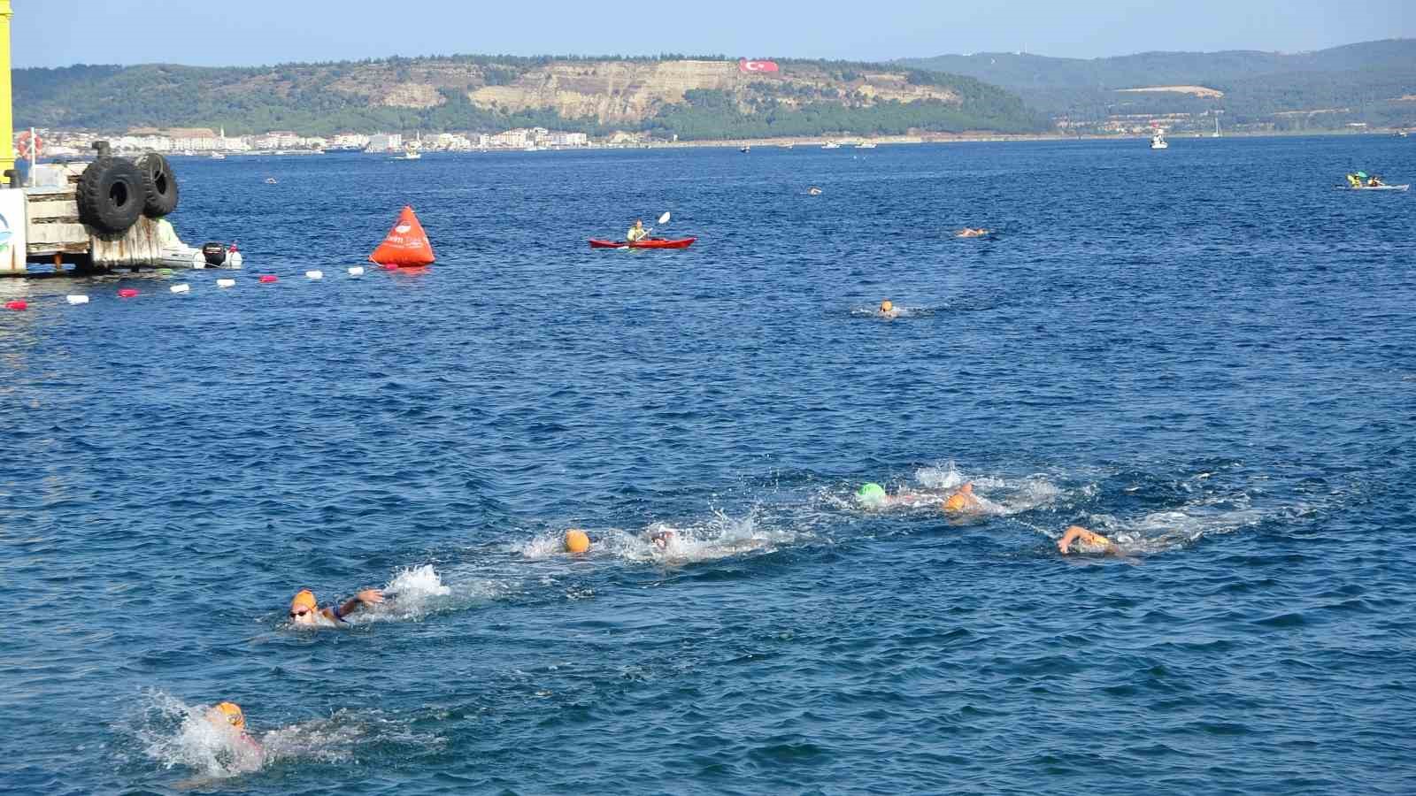 Çanakkale Boğazı’nda yüzme yarışması düzenlendi