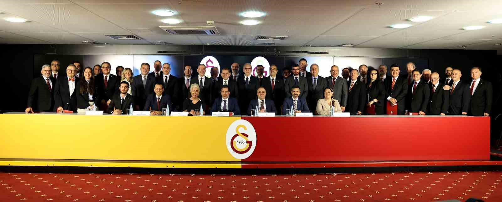 Galatasaray’da istifa şoku!