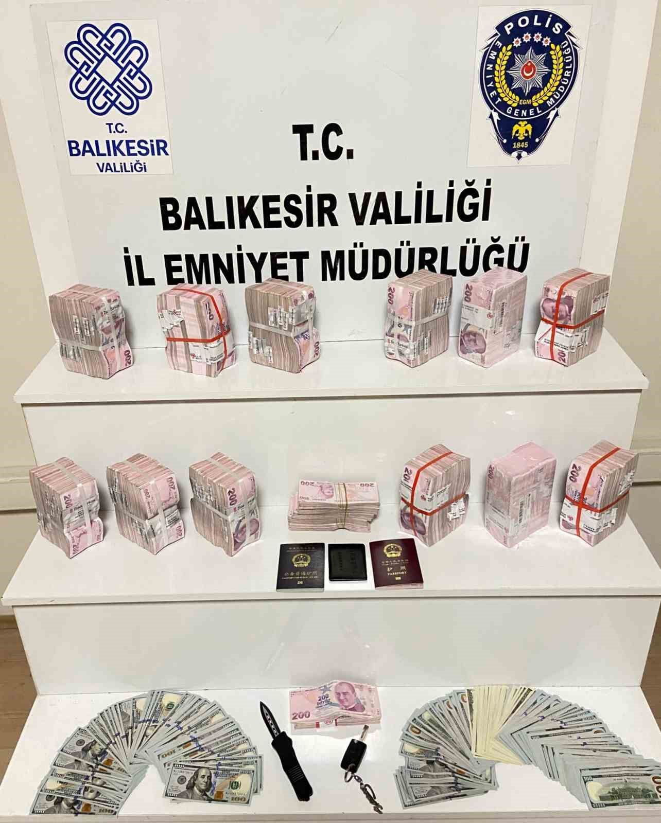 İki yabancıyı gasp eden şahıslar Balıkesir’de yakalandı