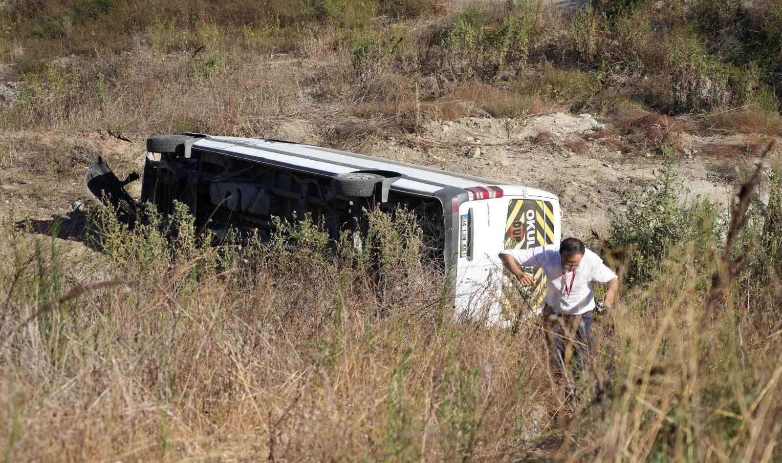 Kuzey Marmara Otoyolu’nda işçi servisi şarampole uçtu: 9 yaralı