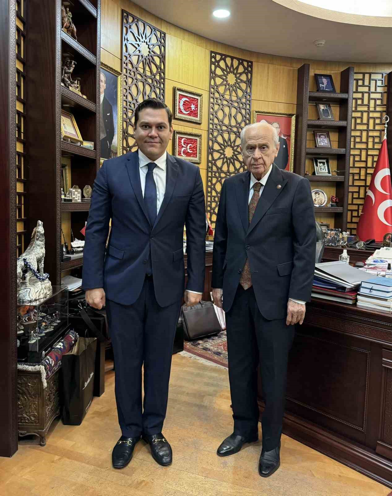 Martı kurucusu Öktem, Bahçeli’yi ziyaret etti