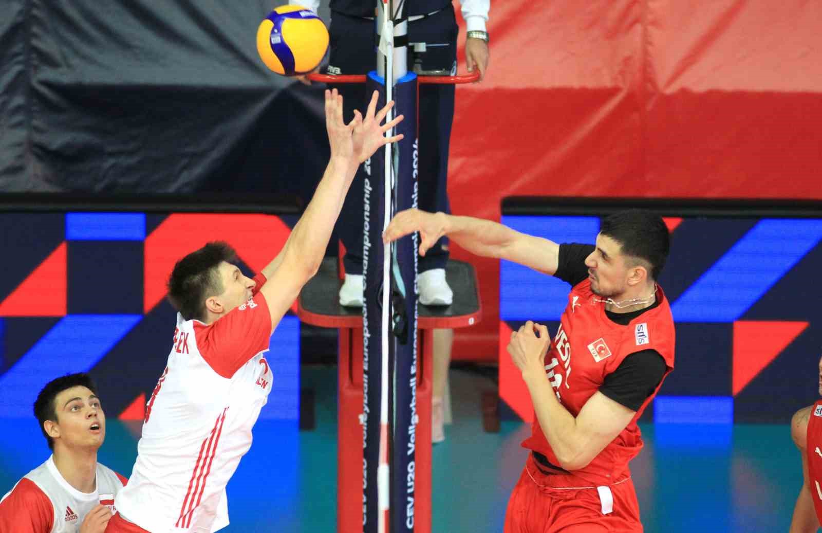 U20 Voleybol Erkek Milli Takımı, Avrupa Şampiyonası’na galibiyetle başladı