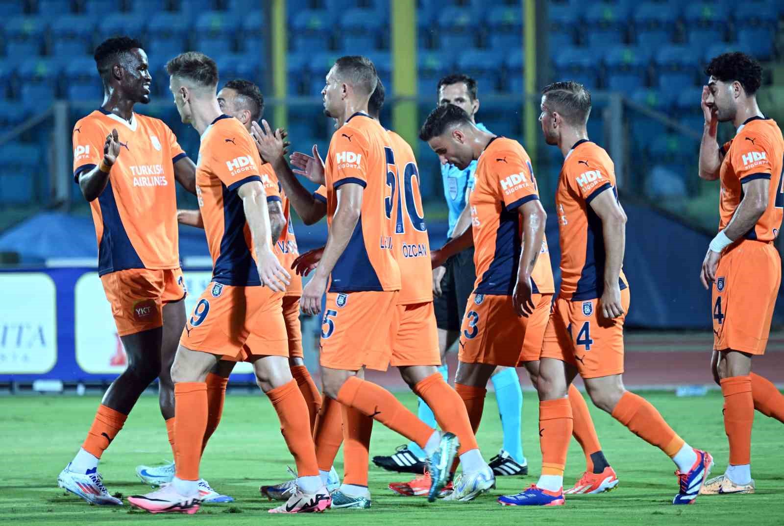 UEFA Avrupa Konferans Ligi: La Fiorita: 0 - RAMS Başakşehir: 4