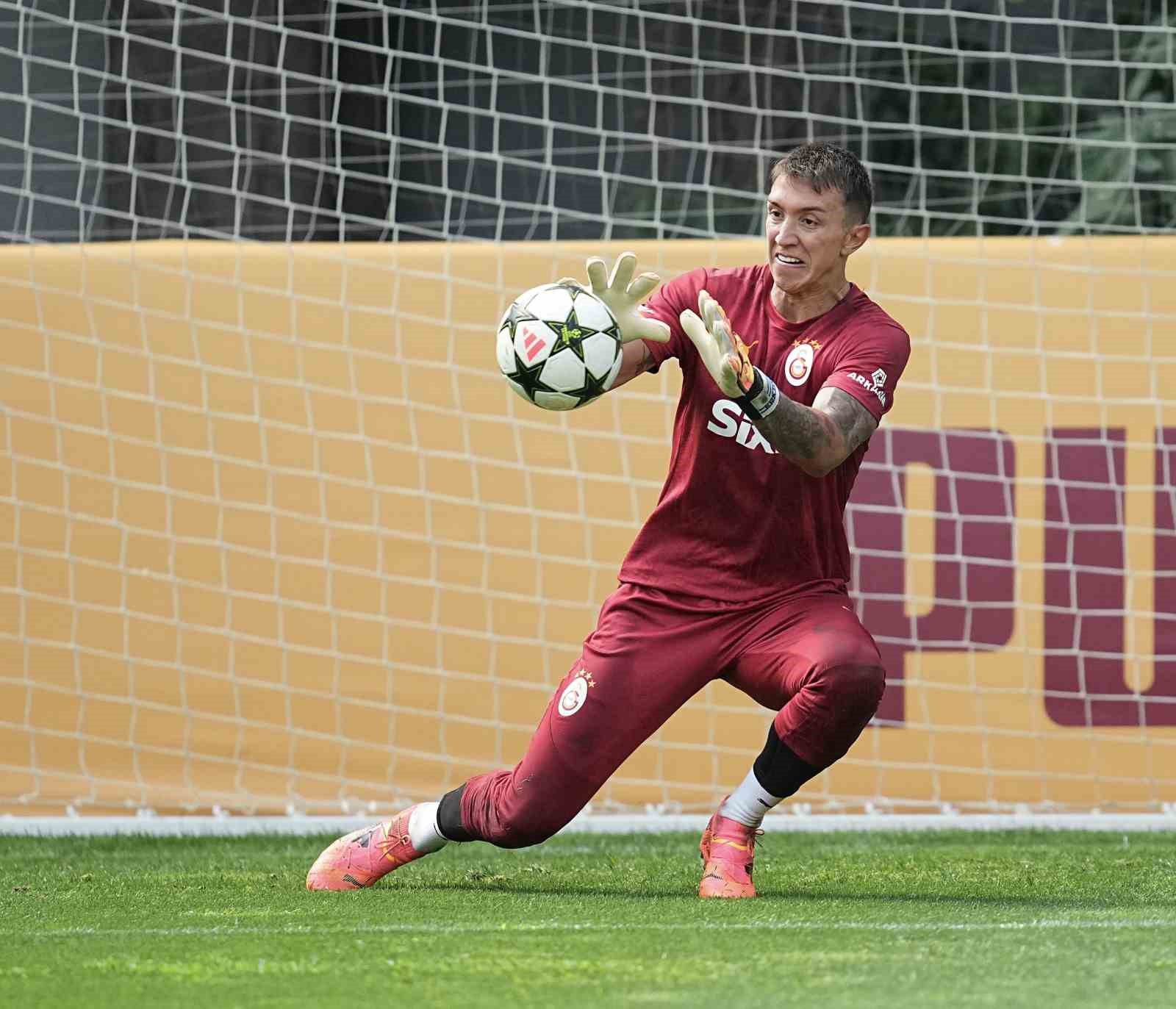 Young Boys maçı öncesi Fernando Muslera takımla çalıştı