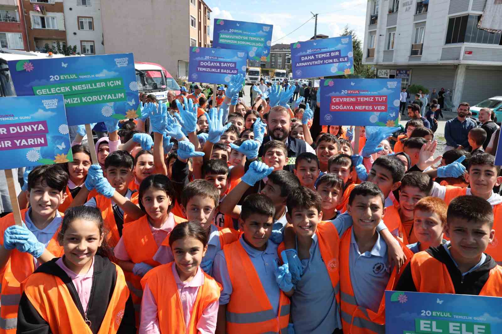 Arnavutköy’de temizlik seferberliği başladı