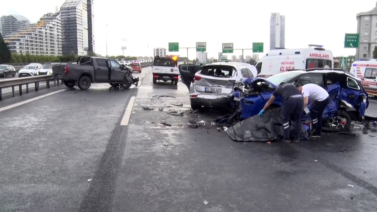 Bağcılar’da zincirleme kaza: 1 ölü, 5 yaralı