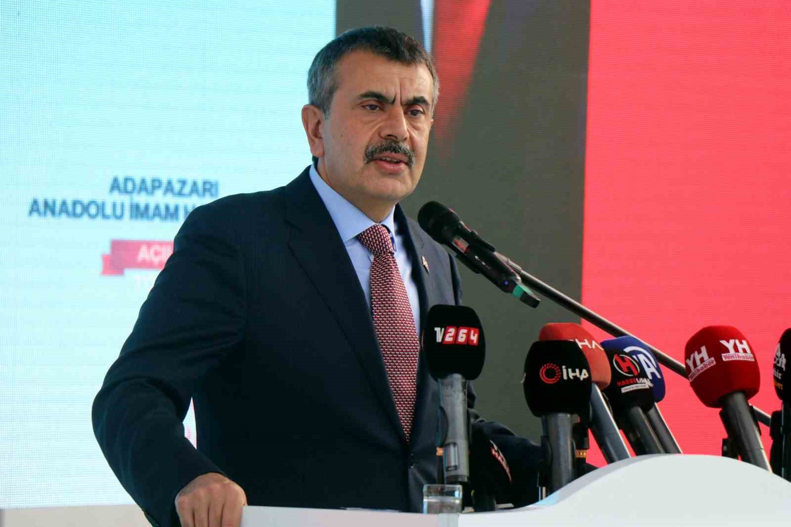 Bakan Tekin: "Sadece öğretmenler değil, hepimiz bu çocukların eğitiminden mesulüz”