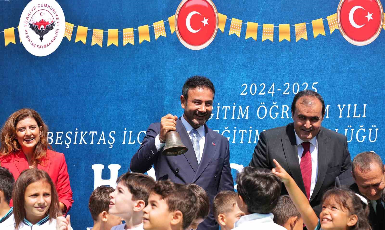 Beşiktaş’ta yeni eğitim öğretim yılı 100. Yıl Mustafa Kemal İlkokulu’nda düzenlenen törenle başladı