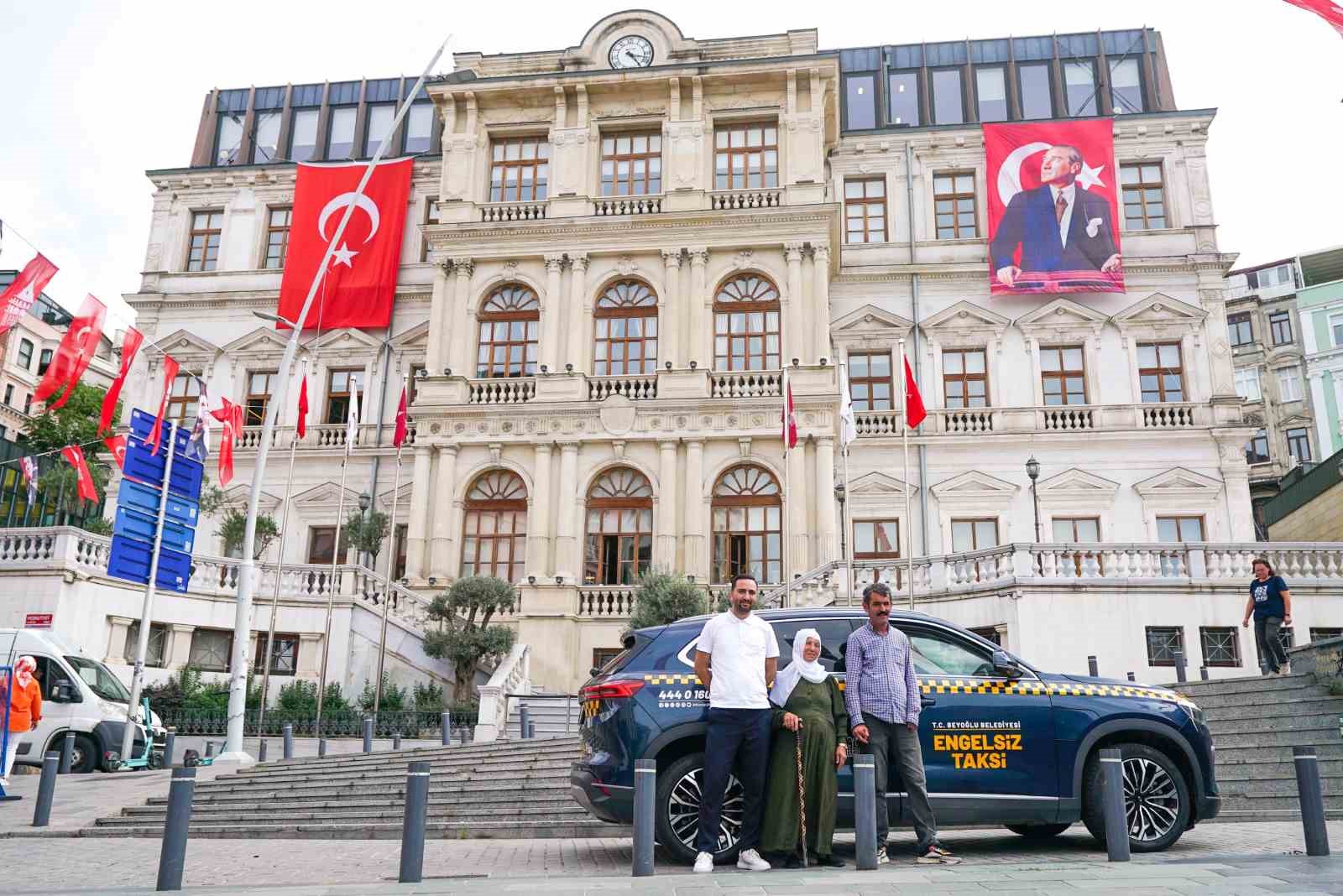 Beyoğlu’nda Togg engelsiz taksi oldu