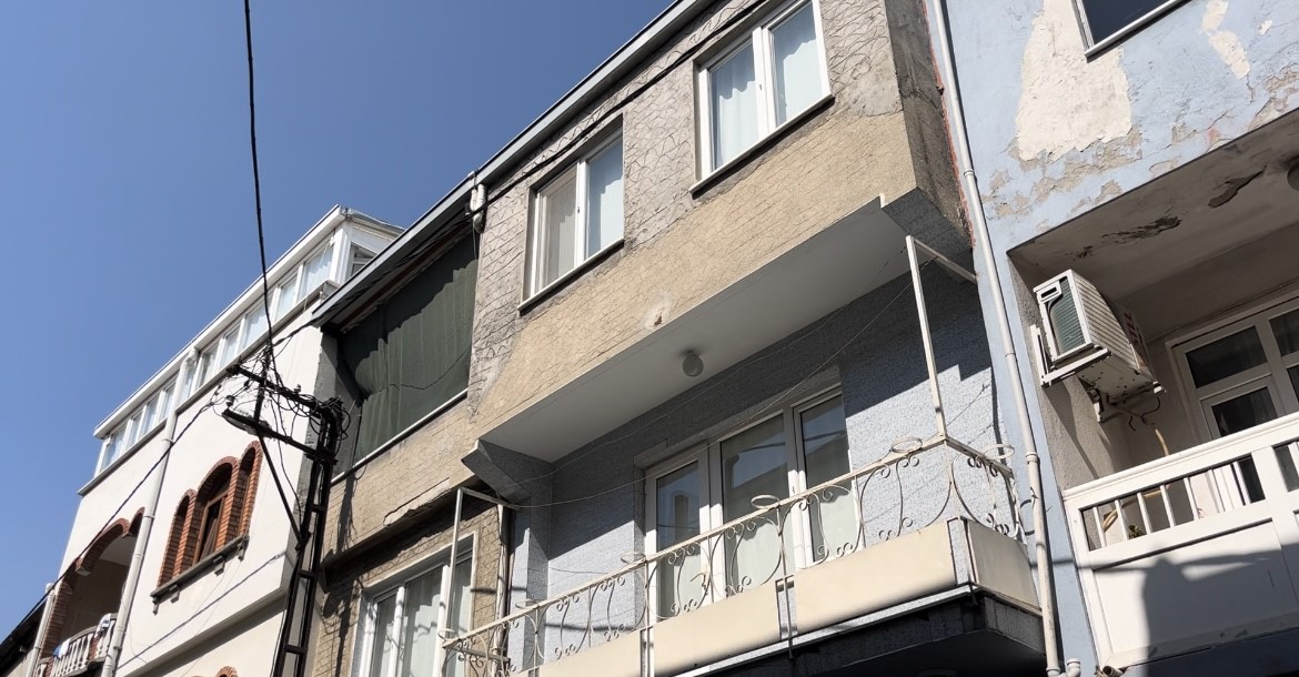 Bursa’da 2 çocuk babası adam apartmanda ölü bulundu