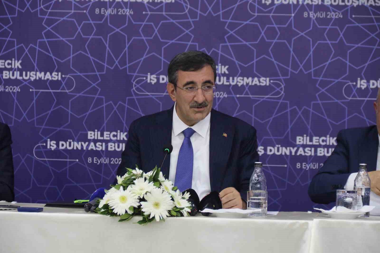 Cumhurbaşkanı Yardımcısı Yılmaz: "OVP’nin ciddi anlamda çalıştığını, sonuç ürettiğini ve Türkiye’yi arzu ettiğimiz doğrultulara doğru taşıdığını düşünüyoruz"