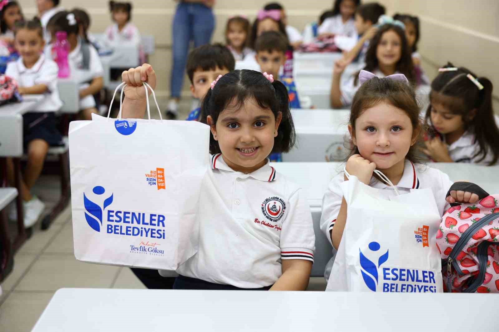 Esenler Belediyesi’nden 8 bin 500 öğrenciye eğitim desteği