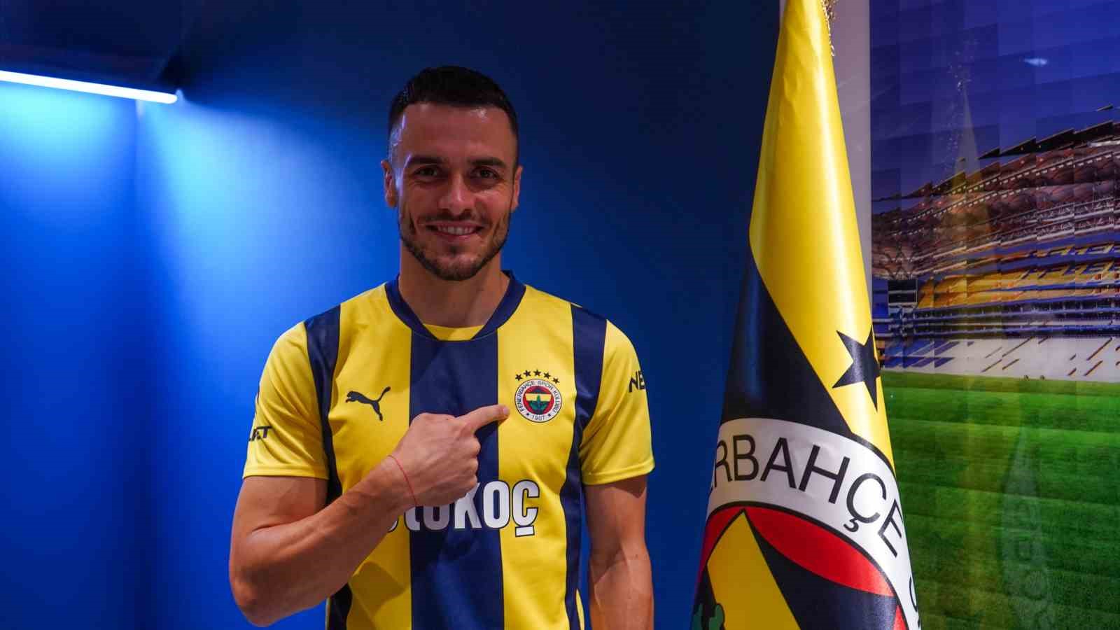 Fenerbahçe, Filip Kostic’i renklerine bağladı