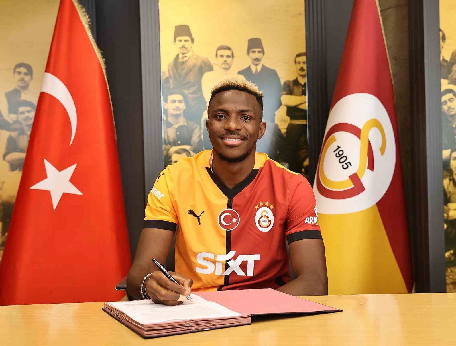 Galatasaray, Victor Osimhen’i kadrosuna kattı