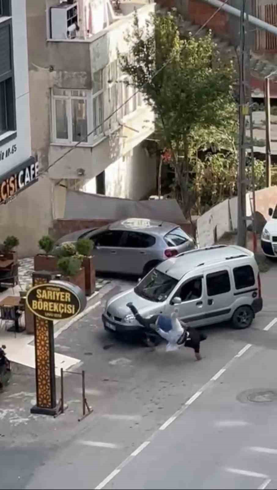 Karısına arkadaşlık teklifi eden şahısların işyerini bastı, önce darp edildi ardından bıçaklandı