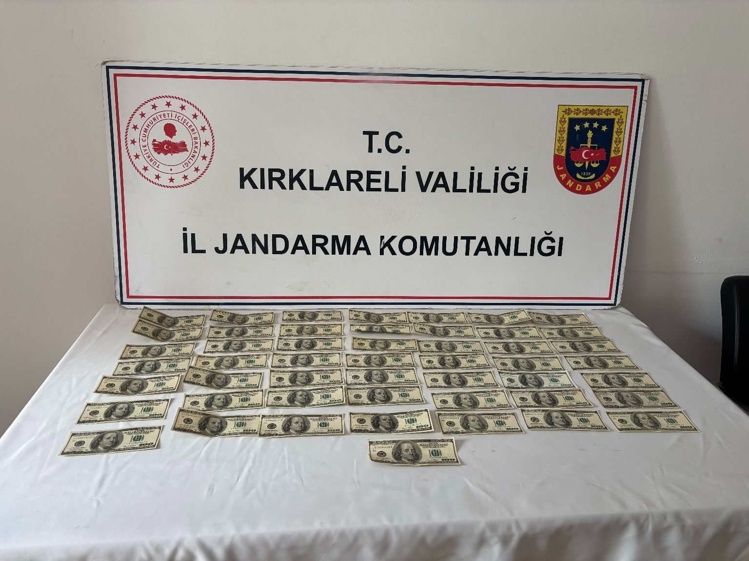 Kırklareli’nde sahte para operasyonu: 5 bin dolar ele geçirildi